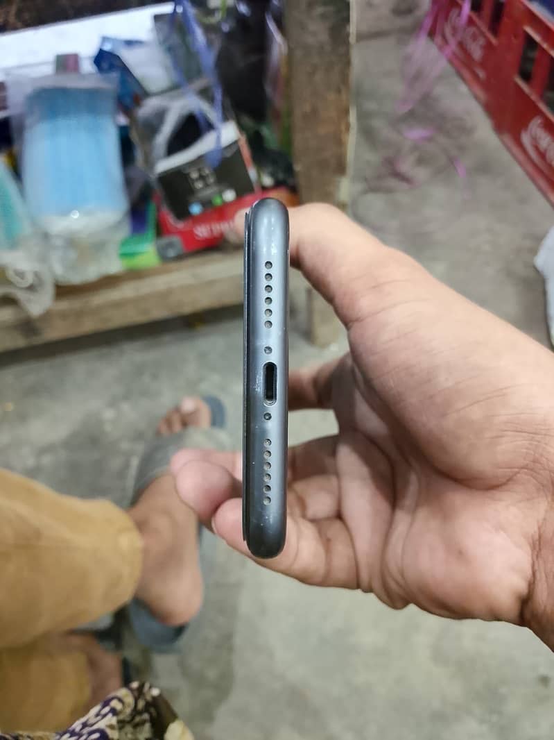Apple iPhone 11 2