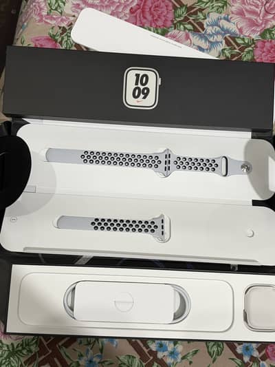 Apple watch series 7 41mm Starlight