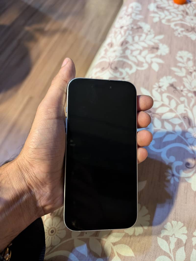 Apple iPhone 15 2
