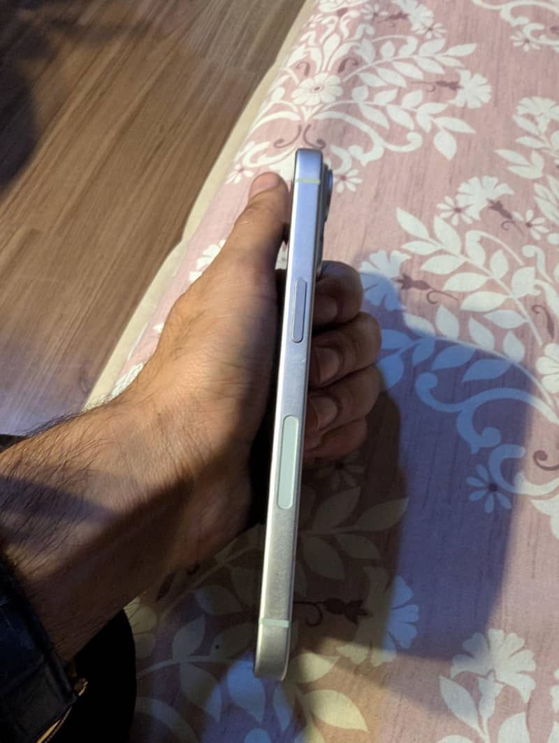 Apple iPhone 15 3