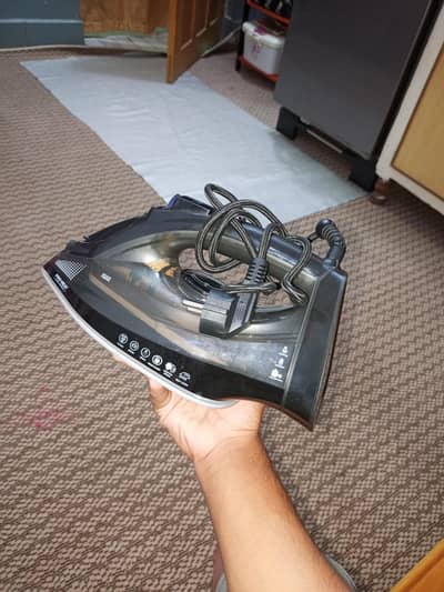 Pro heat steam iron with self clean & vertical steam 10/10 condition