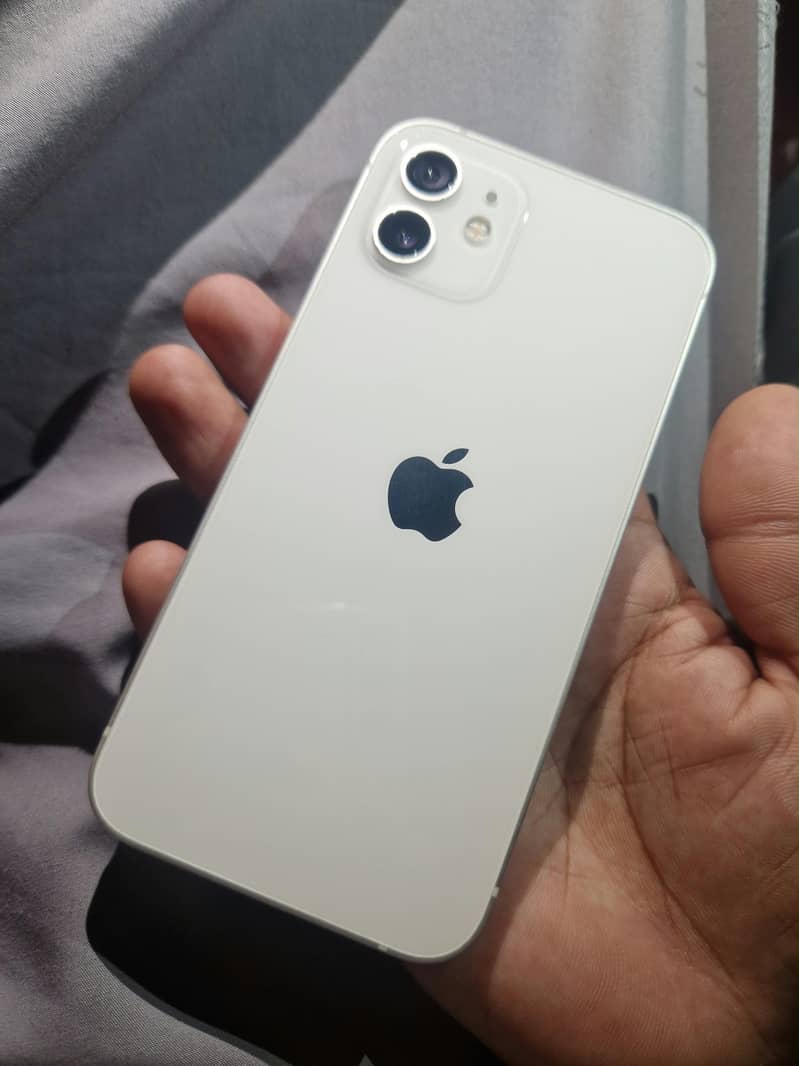 Apple iPhone 12 3