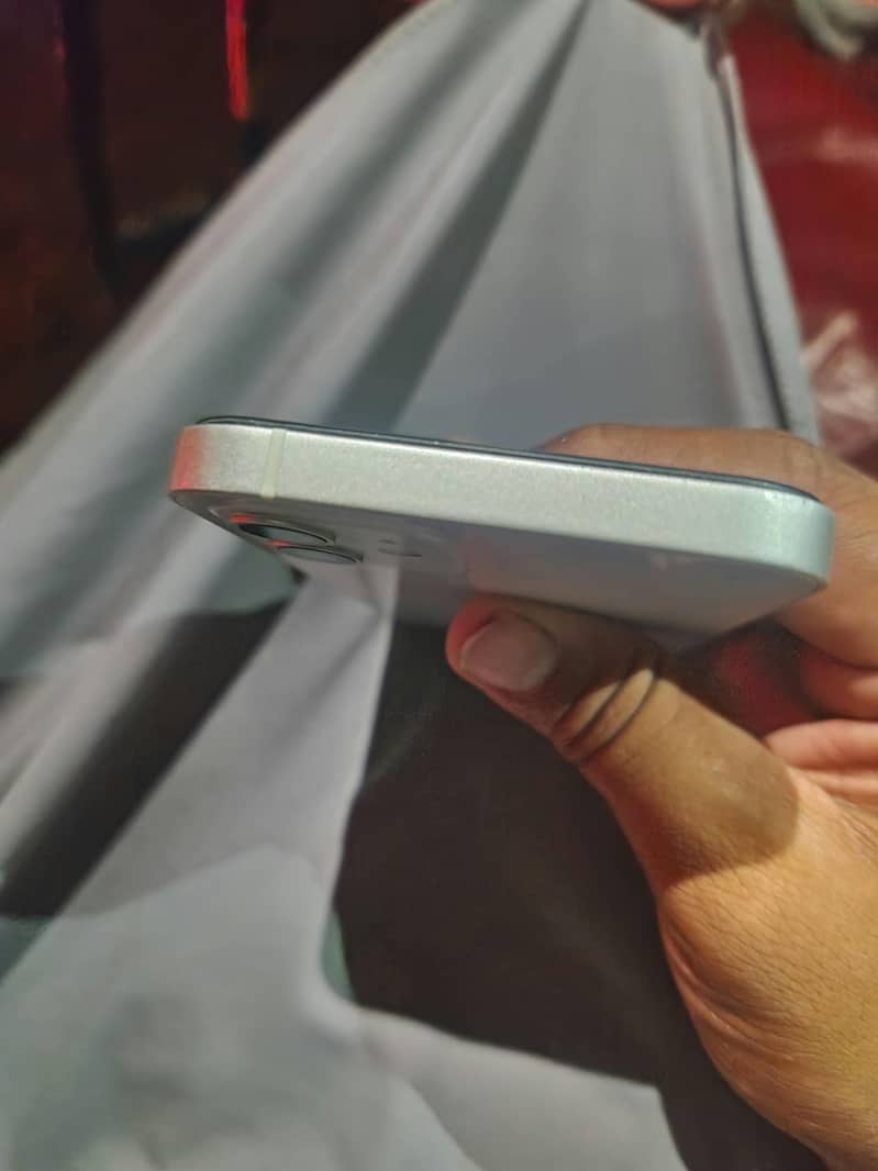 Apple iPhone 12 4
