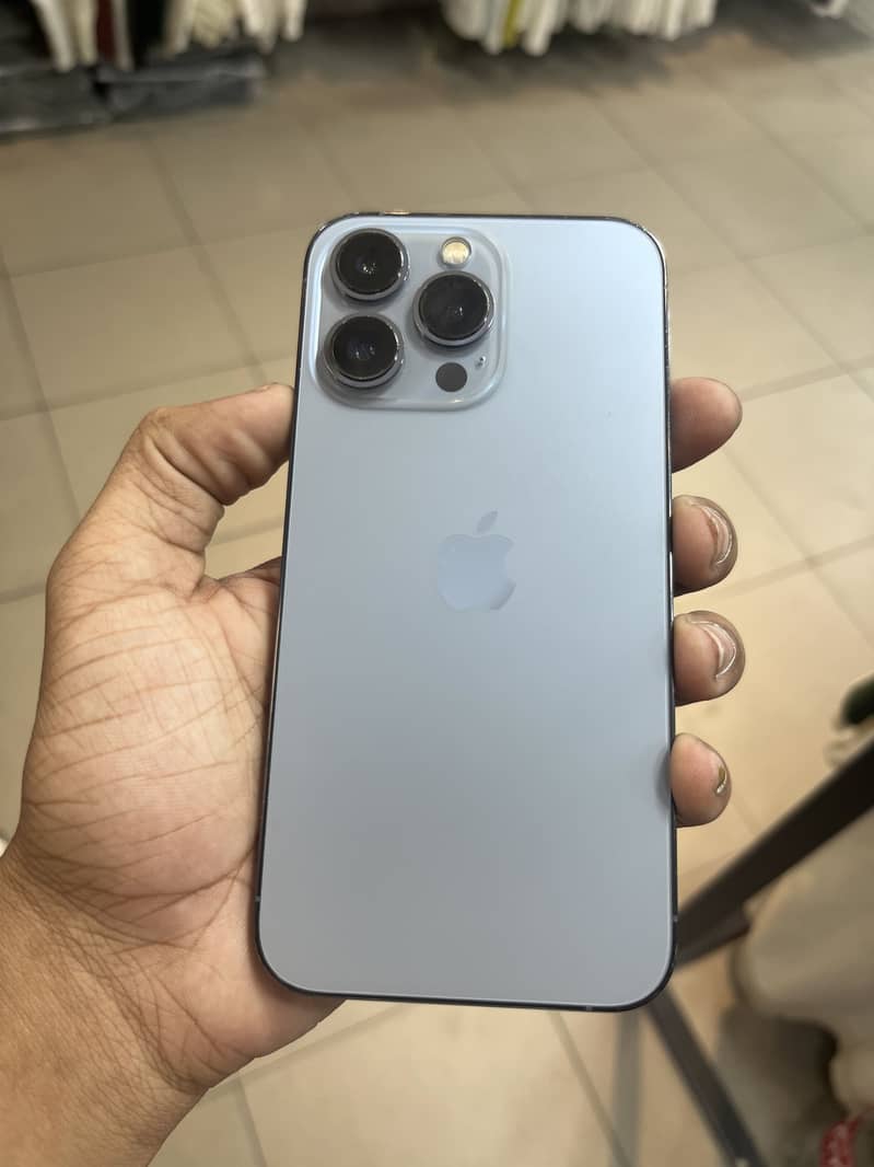 Apple iPhone 13 Pro 1