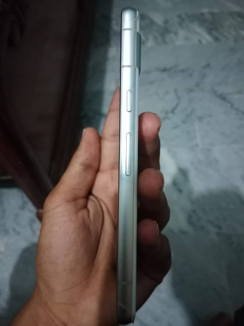 Google Pixel 7a 5