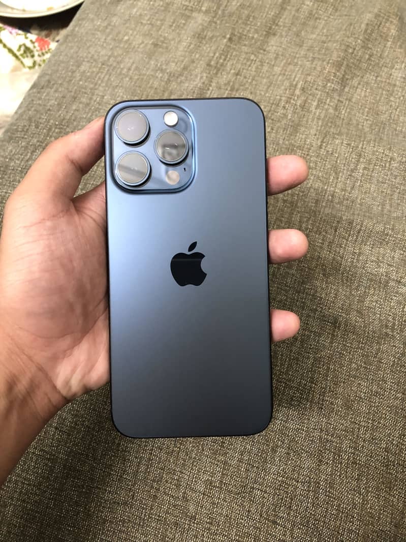 Apple iPhone 15 Pro Max 0