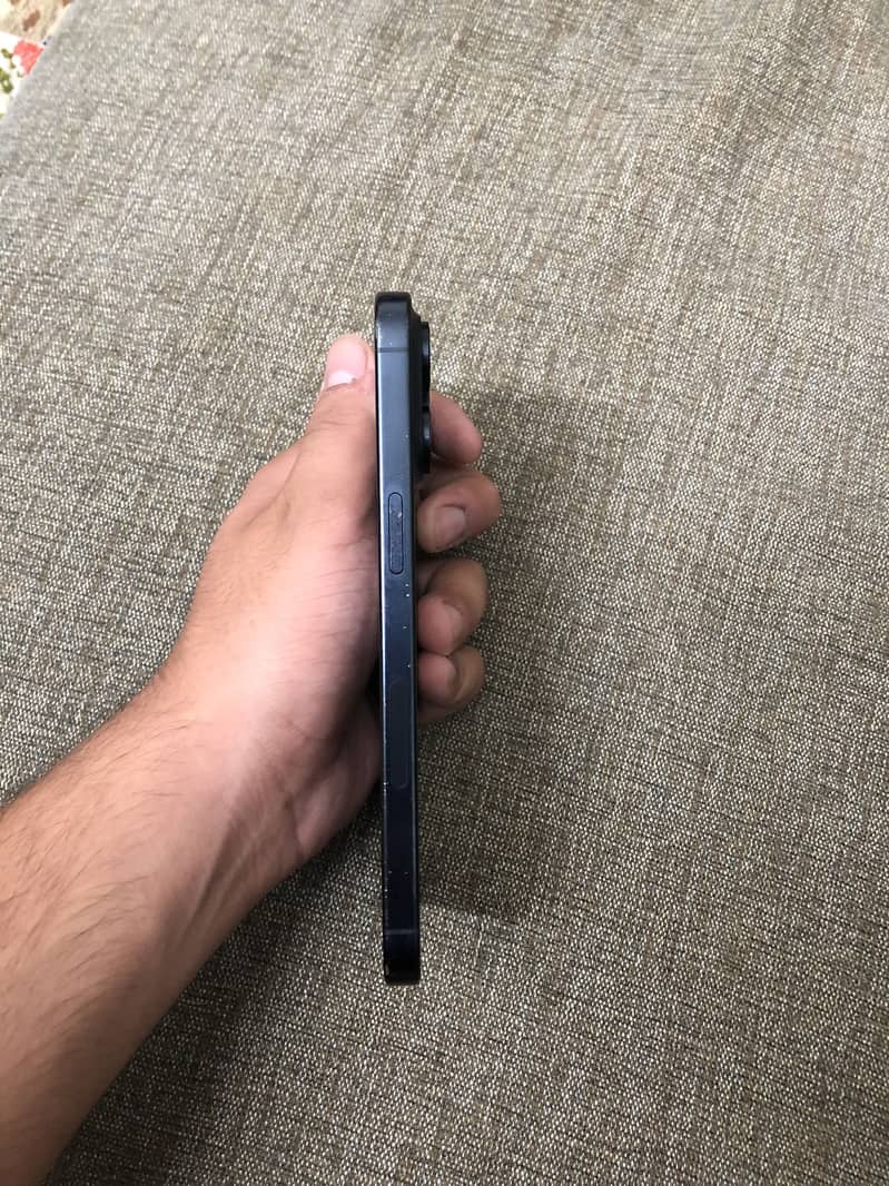 Apple iPhone 15 Pro Max 1