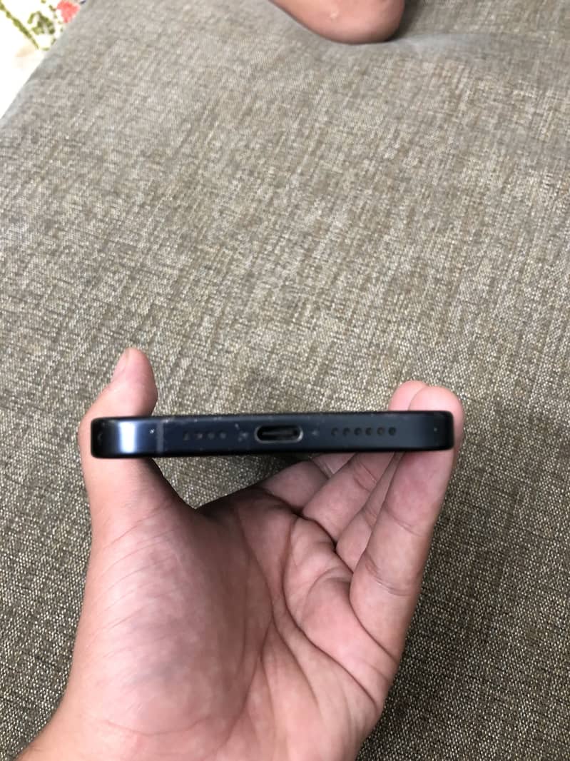 Apple iPhone 15 Pro Max 2