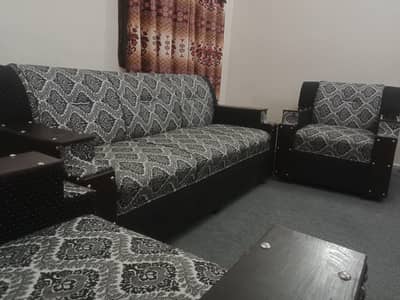 Sofa Set 5 Seater in Excellent condition