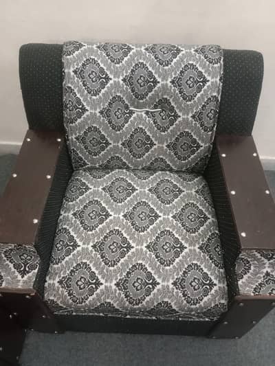 Sofa Set 5 Seater in Excellent condition