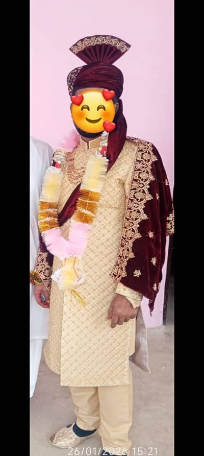 Bilkul ek din pahani hai Maine Maine khud banvae Thi yah agar Kisi bh