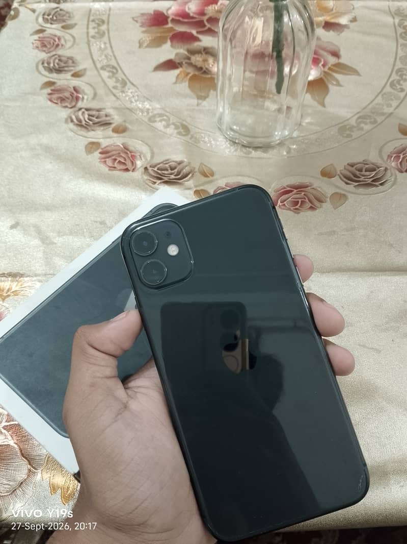 Apple iPhone 11 0