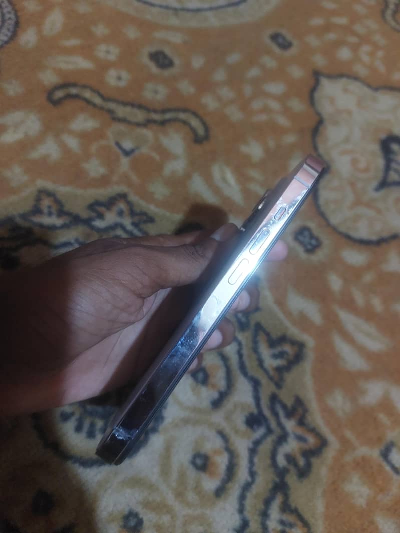 Apple iPhone 14 Pro 4