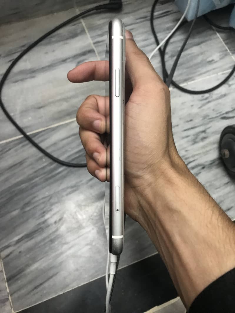 Apple iPhone 11 6