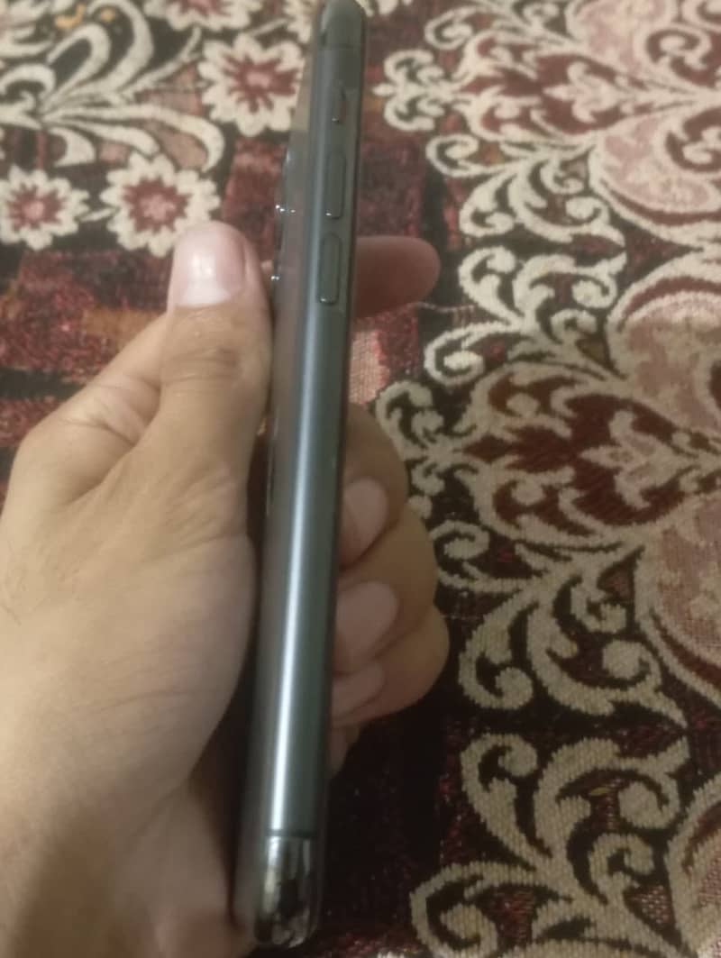 Apple iPhone 11 Pro 1