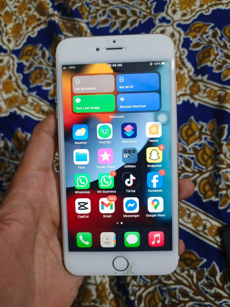 Apple iPhone 6S Plus 0