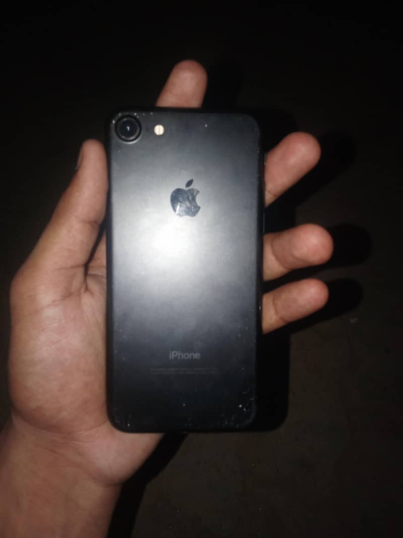 Apple iPhone 7 1