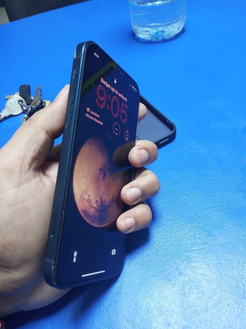 Apple iPhone 12 2
