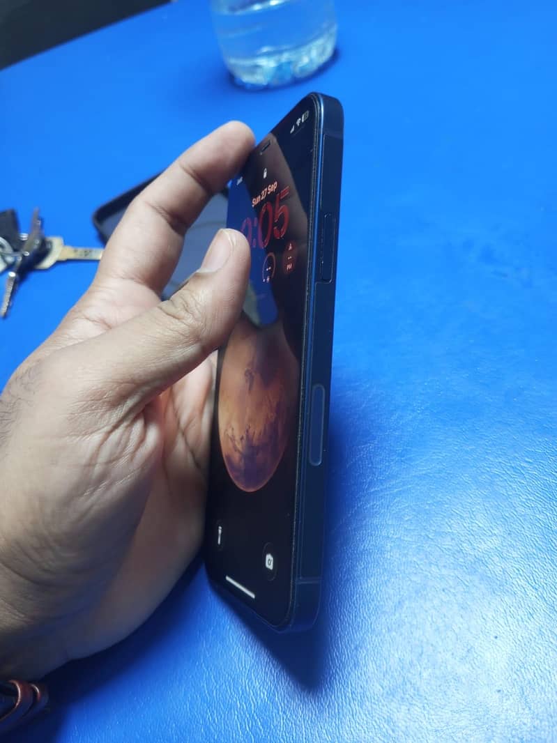 Apple iPhone 12 5