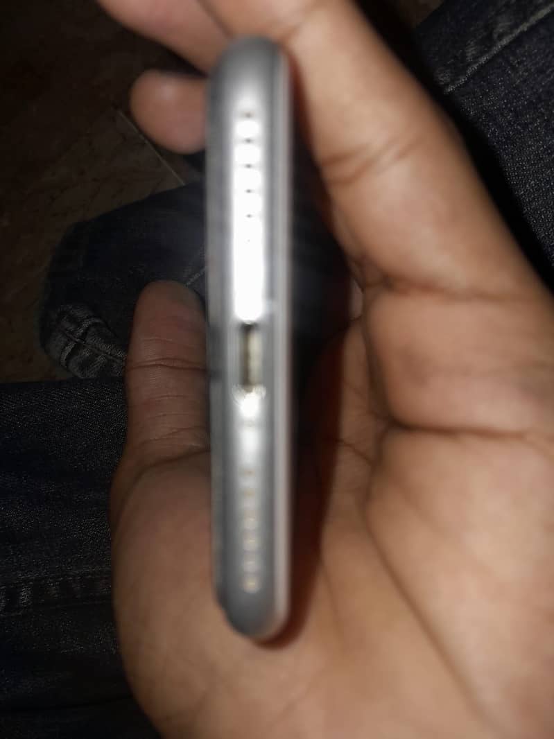 Apple iPhone SE 3