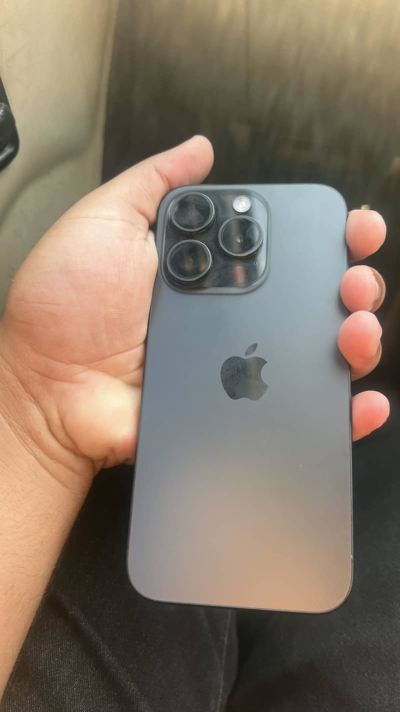 Apple iPhone 15 Pro 0