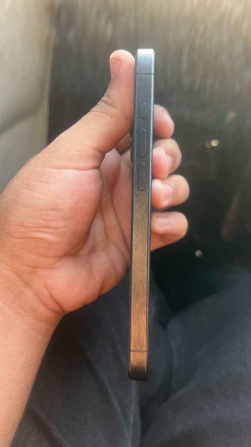 Apple iPhone 15 Pro 1