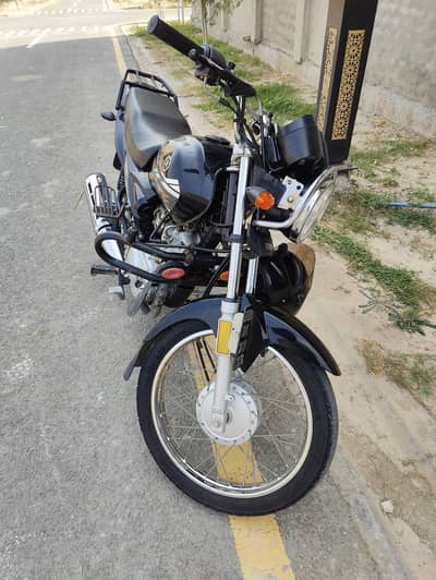 YAMAHA YB125Z FOR SALE NEAT CONDITION