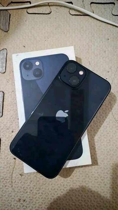 Apple iPhone 13