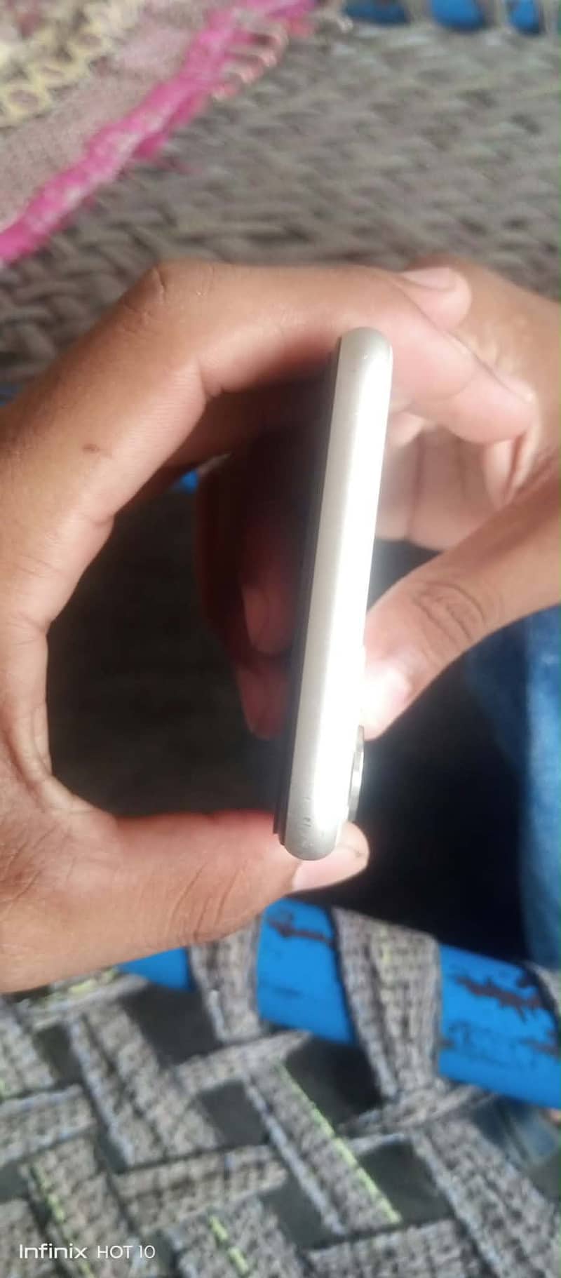 Apple iPhone 11 4