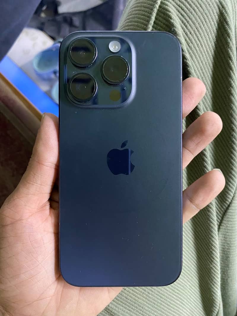 Apple iPhone 15 Pro 4