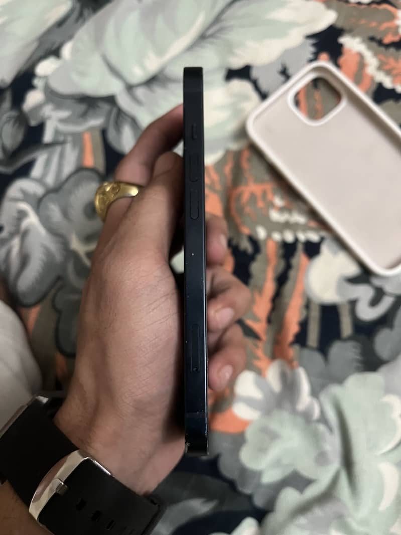 Apple iPhone 13 3