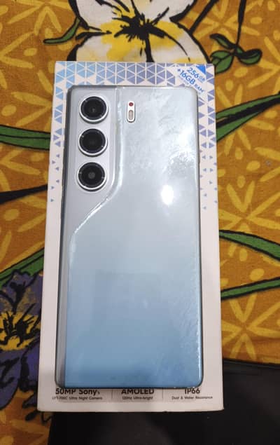 Tecno CAMON 40