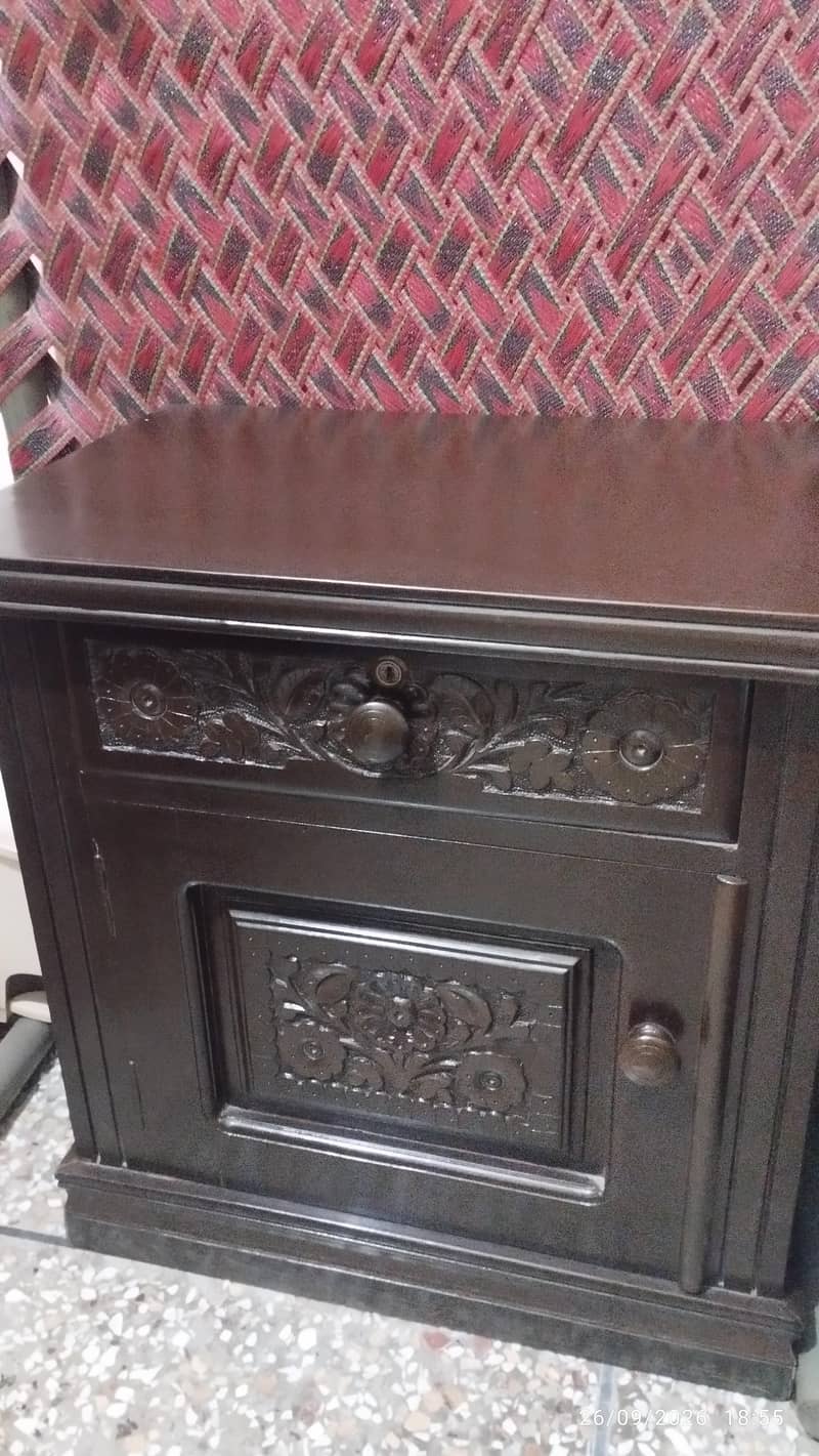 bed with dressing table 7