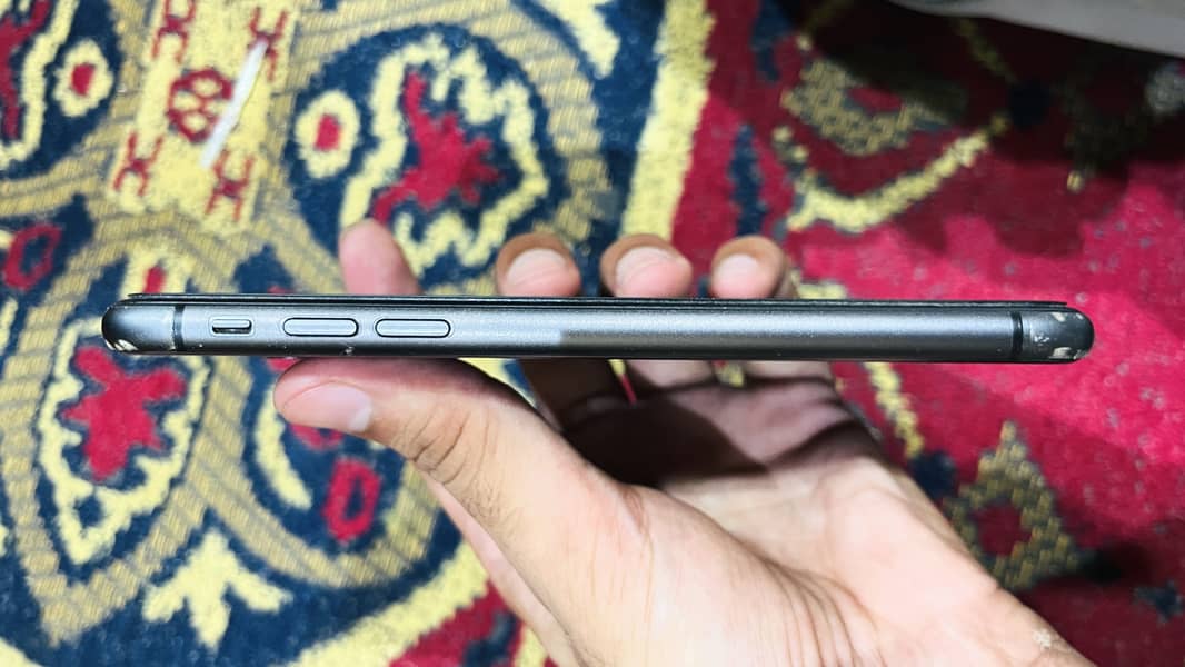 Apple iPhone 11 3
