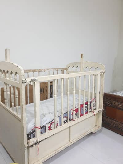 baby cot wooden