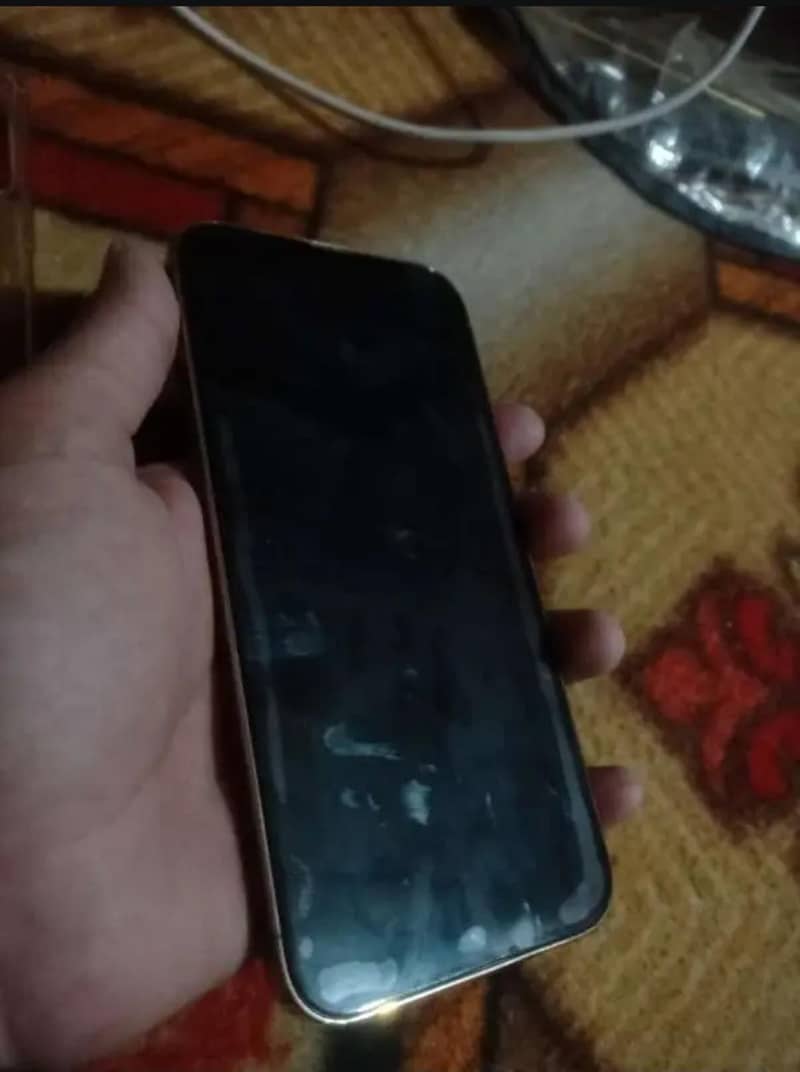Apple iPhone 13 Pro Max 4