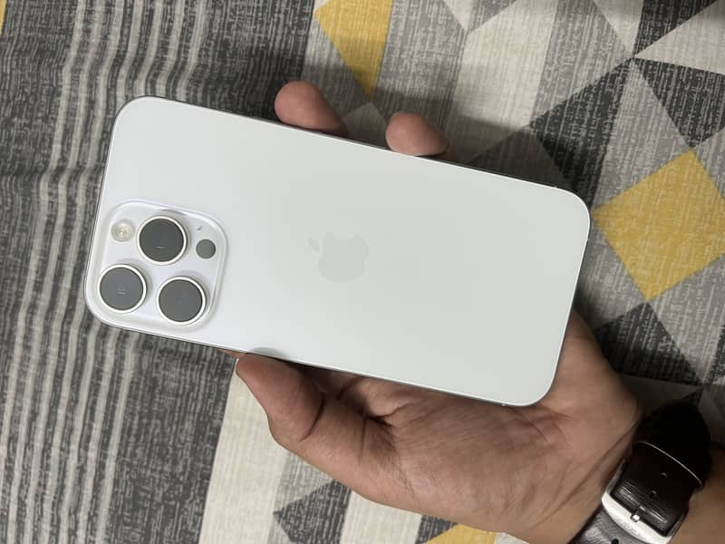 Apple iPhone 16 Pro Max 5