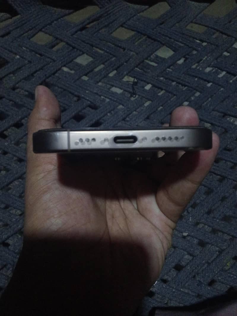 Apple iPhone 16 Pro 5