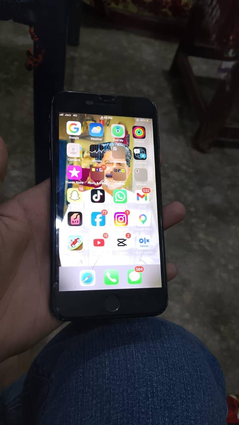 Apple iPhone 8 Plus 1