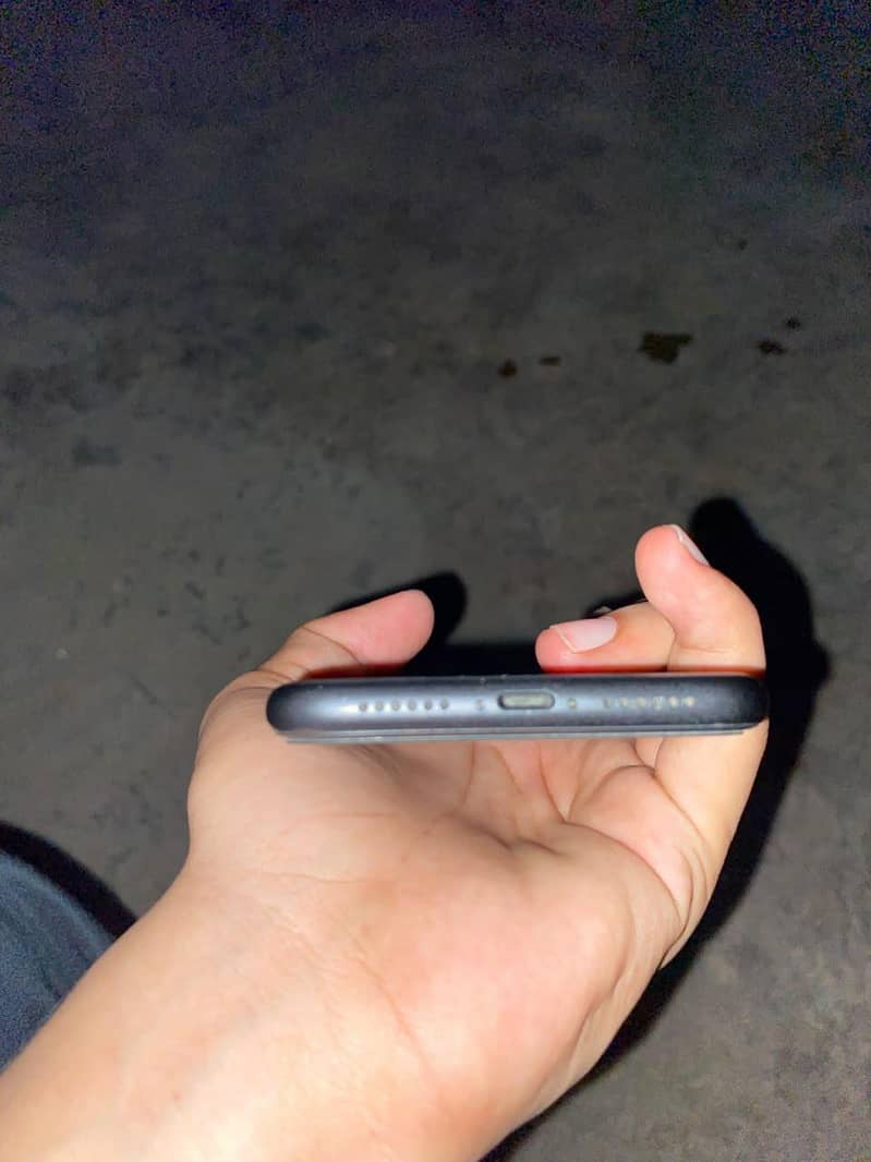 Apple iPhone 11 8