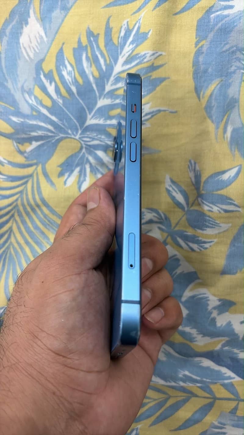 Apple iPhone 13 3