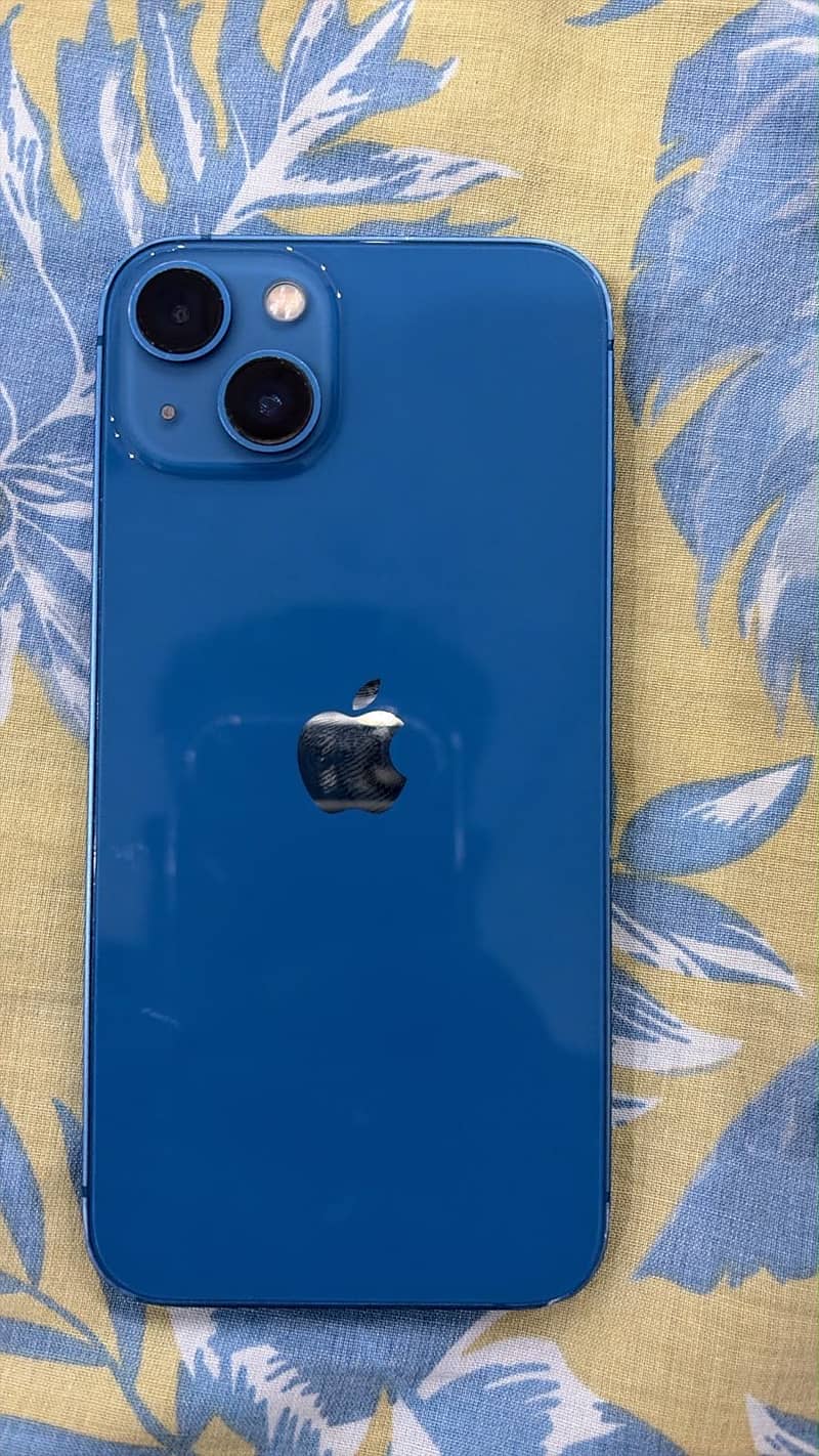 Apple iPhone 13 5