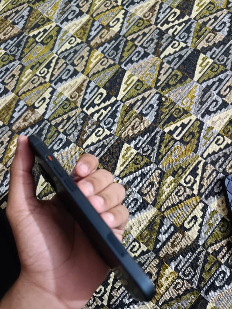 Apple iPhone 13 3