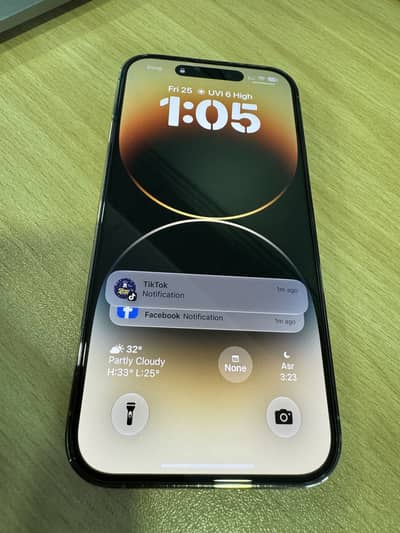 Apple iPhone 14 Pro Gold