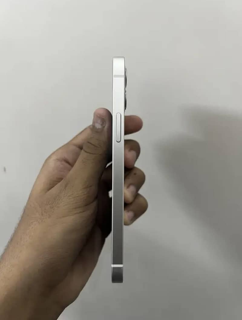 Apple iPhone 12 2