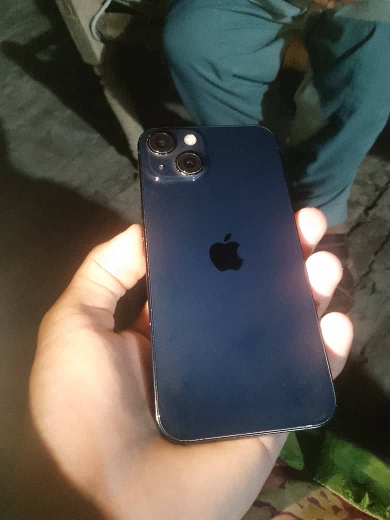 Apple iPhone 13 4