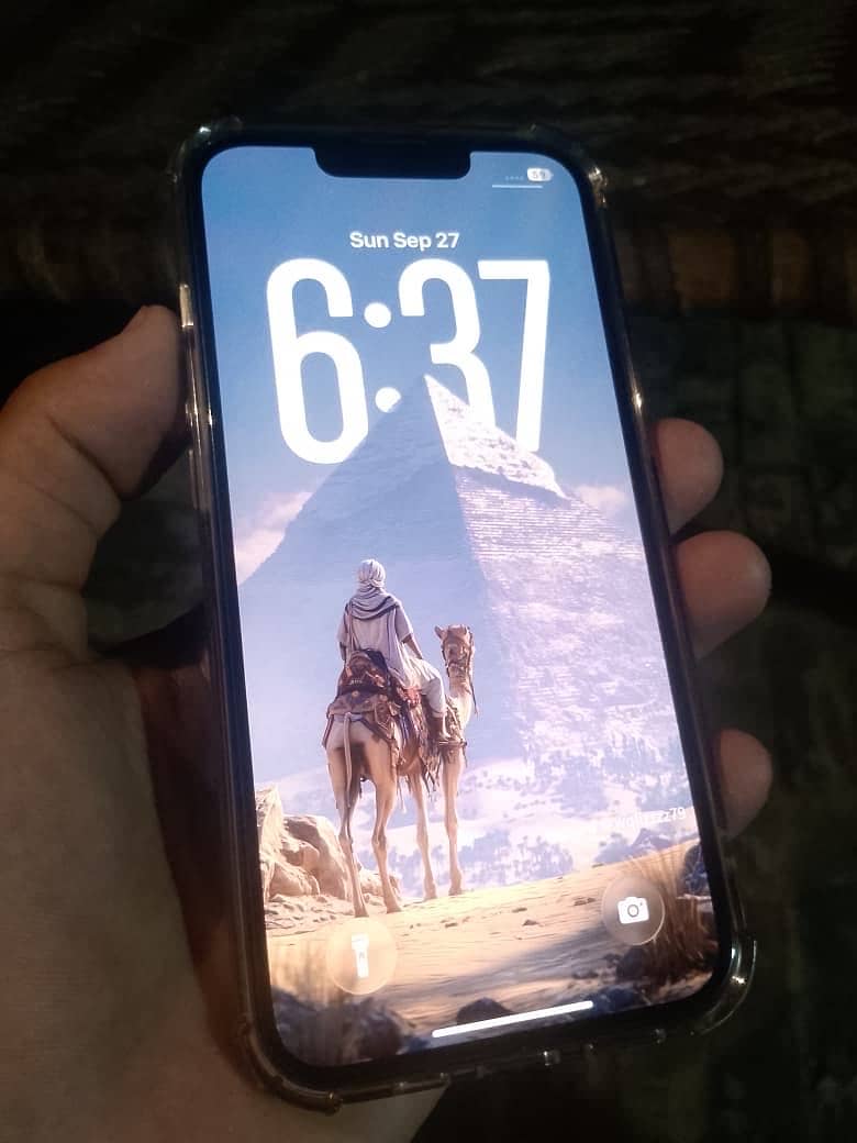 Apple iPhone 13 8