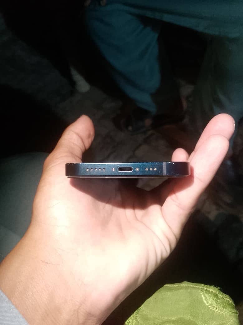Apple iPhone 13 10