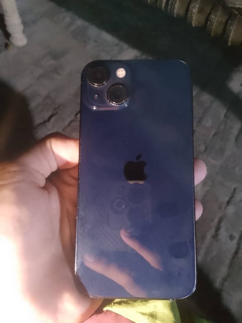Apple iPhone 13 11