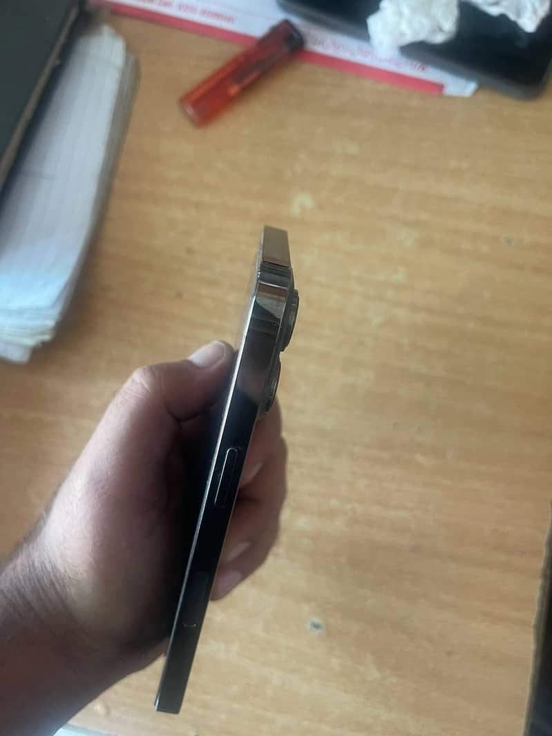 Apple iPhone 13 Pro 8